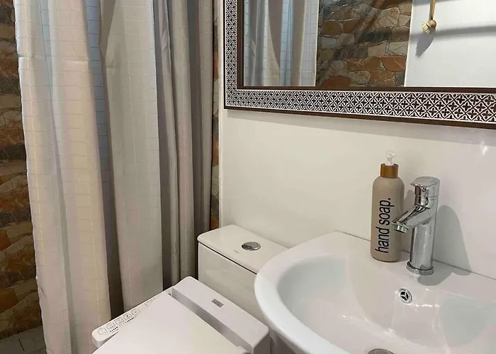 Tarzan In The City! In Avant Bgc Parking With Fee Apartment *