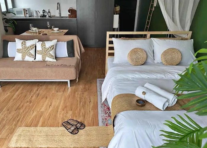 Apartment Tarzan In The City! In Avant Bgc Parking With Fee Manila