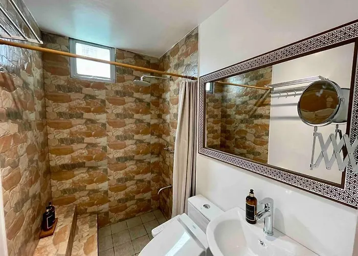 Apartment Tarzan In The City! In Avant Bgc Parking With Fee *