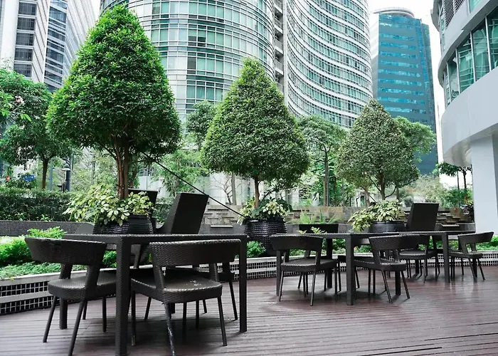 Tarzan In The City! In Avant Bgc Parking With Fee Apartment *