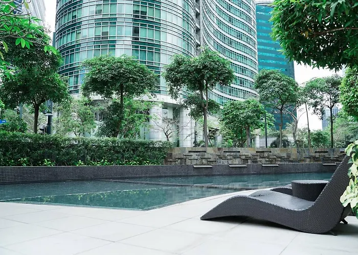 Tarzan In The City! In Avant Bgc Parking With Fee Apartment *