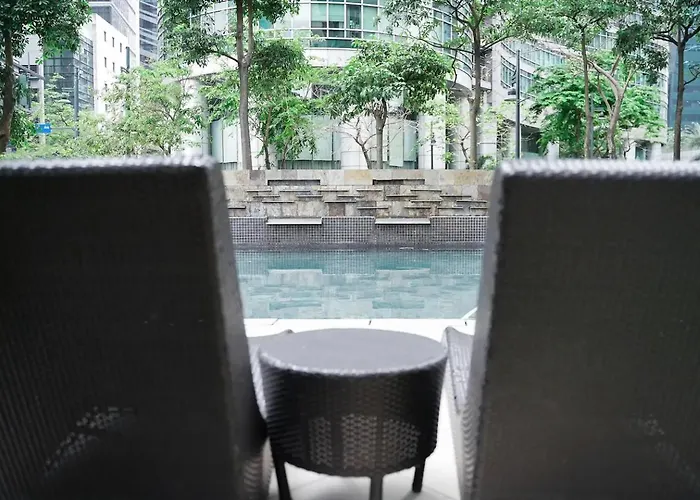 Tarzan In The City! In Avant Bgc Parking With Fee Apartment Manila
