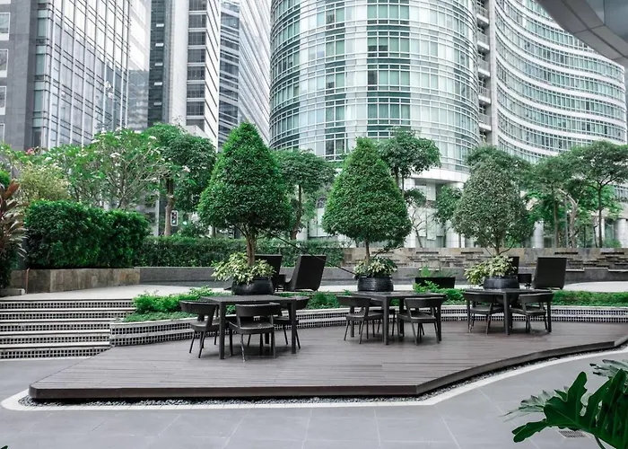 Tarzan In The City! In Avant Bgc Parking With Fee *
