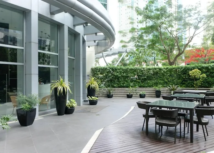 Tarzan In The City! In Avant Bgc Parking With Fee Apartment Manila